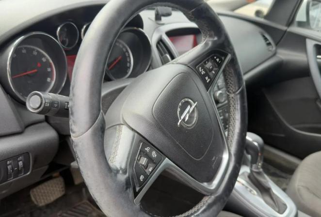 Opel Astra J Рестайлинг с пробегом 2013 года, цена 616 000 рублей, 215942 км, хэтчбек, Автокод Объявления