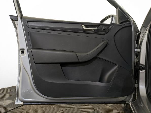 Skoda Rapid II с пробегом 2021 года, цена 1 470 000 рублей, 76273 км, лифтбек, Автокод Объявления