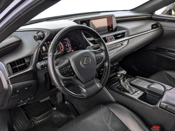 Lexus ES VII с пробегом 2018 года, цена 2 800 000 рублей, 227838 км, седан, Автокод Объявления
