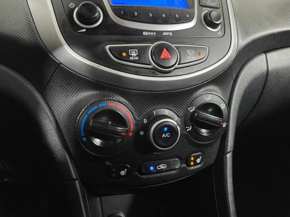 Hyundai Solaris I с пробегом 2013 года, цена 603 000 рублей, 231159 км, хэтчбек, Автокод Объявления