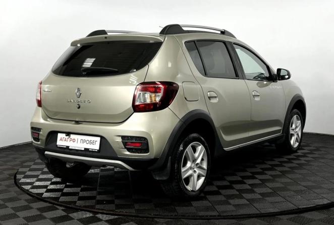 Renault Sandero II с пробегом 2018 года, цена 925 000 рублей, 165716 км, хэтчбек, Автокод Объявления