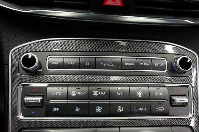 Hyundai Santa Fe IV Рестайлинг с пробегом 2021 года, цена 4 099 000 рублей, 77082 км, внедорожник, Автокод Объявления
