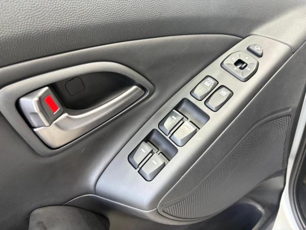 Hyundai ix35 I Рестайлинг с пробегом 2015 года, цена 1 499 000 рублей, 99000 км, внедорожник, Автокод Объявления