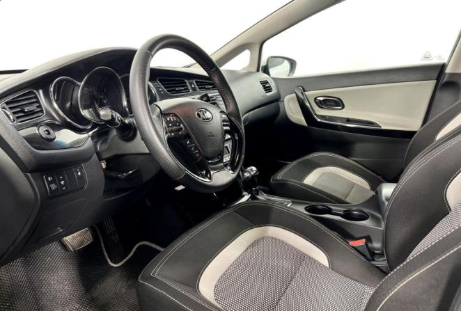 Kia Ceed II с пробегом 2014 года, цена 1 055 000 рублей, 228609 км, хэтчбек, Автокод Объявления