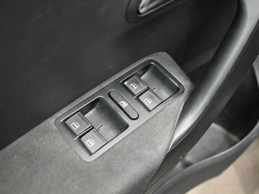 Volkswagen Polo V Рестайлинг Екатеринбург  - изображение 13