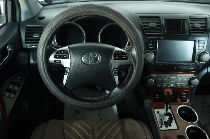 Toyota Highlander II (XU40) Рестайлинг с пробегом 2011 года, цена 1 989 000 рублей, 211900 км, внедорожник, Автокод Объявления