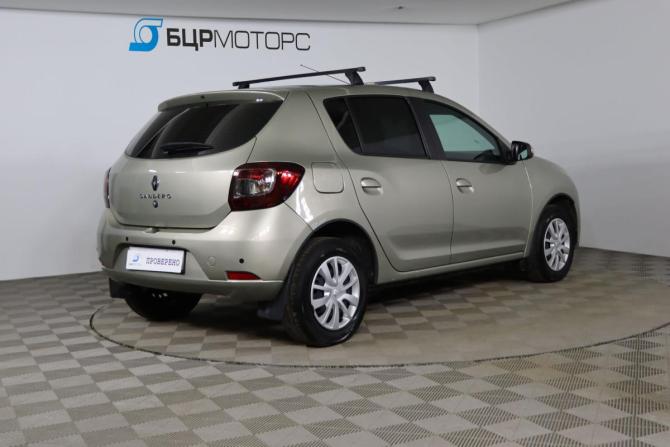 Renault Sandero II Рестайлинг с пробегом 2022 года, цена 1 149 990 рублей, 122311 км, хэтчбек, Автокод Объявления