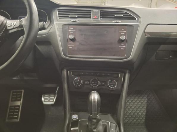 Volkswagen Tiguan II с пробегом 2018 года, цена 2 279 000 рублей, 151246 км, внедорожник, Автокод Объявления