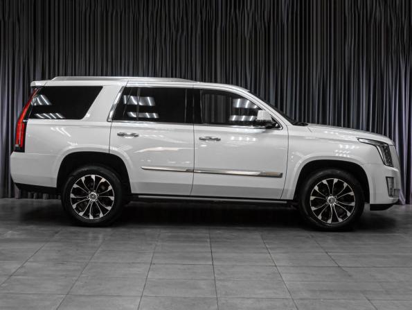 Cadillac Escalade IV с пробегом 2016 года, цена 3 199 030 рублей, 226002 км, внедорожник, Автокод Объявления