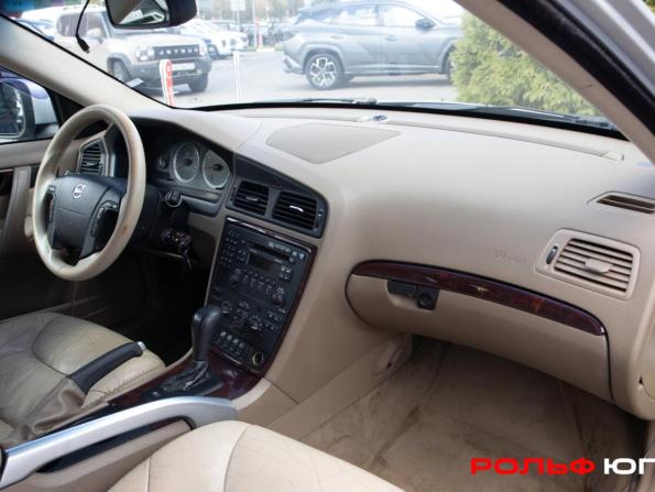 Volvo XC70 I Рестайлинг с пробегом 2006 года, цена 788 000 рублей, 331218 км, универсал, Автокод Объявления