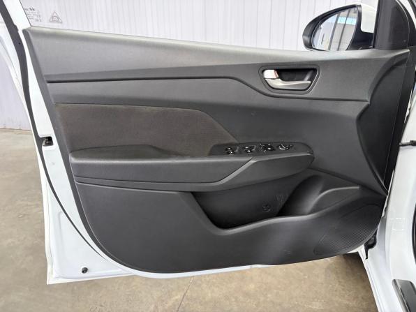 Hyundai Solaris II с пробегом 2018 года, цена 1 297 000 рублей, 101656 км, седан, Автокод Объявления