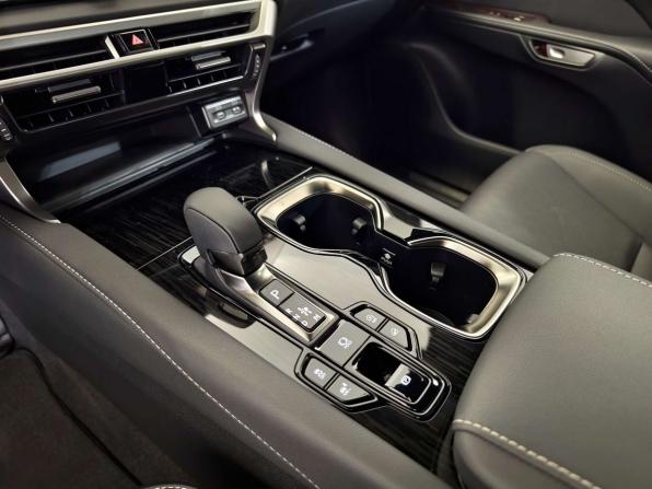 Lexus RX V с пробегом 2024 года, цена 11 490 000 рублей, 70 км, внедорожник, Автокод Объявления
