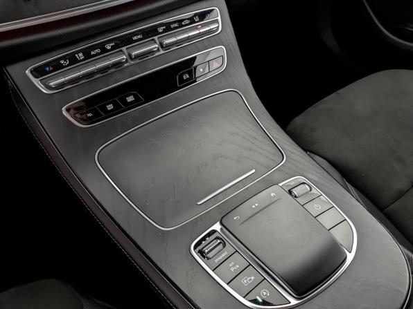 Mercedes-Benz E-Класс V (W213 S213 C238) Рестайлинг с пробегом 2021 года, цена 5 378 500 рублей, 76976 км, седан, Автокод Объявления