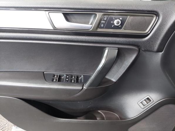 Volkswagen Touareg II с пробегом 2012 года, цена 1 650 000 рублей, 331500 км, внедорожник, Автокод Объявления