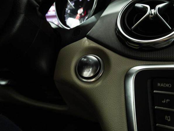 Mercedes-Benz GLA I (X156) Рестайлинг с пробегом 2019 года, цена 2 399 700 рублей, 127709 км, внедорожник, Автокод Объявления