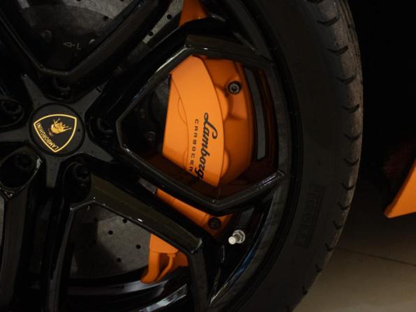 Lamborghini Aventador I с пробегом 2014 года, цена 27 000 000 рублей, 6160 км, купе, Автокод Объявления