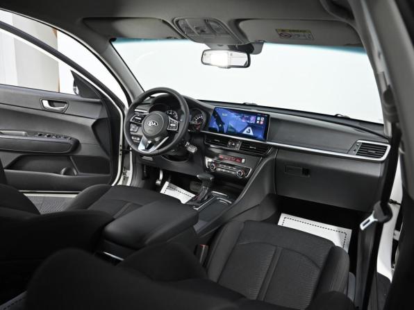 Kia Optima IV Рестайлинг с пробегом 2019 года, цена 1 049 000 рублей, 72898 км, седан, Автокод Объявления