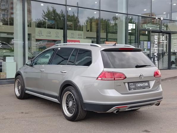 Volkswagen Golf VII Рестайлинг с пробегом 2017 года, цена 1 899 000 рублей, 83199 км, универсал, Автокод Объявления