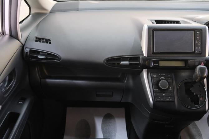 Toyota Wish II с пробегом 2011 года, цена 1 319 000 рублей, 200900 км, минивэн, Автокод Объявления