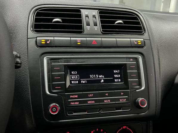 Volkswagen Polo V Рестайлинг с пробегом 2018 года, цена 1 160 000 рублей, 122000 км, седан, Автокод Объявления