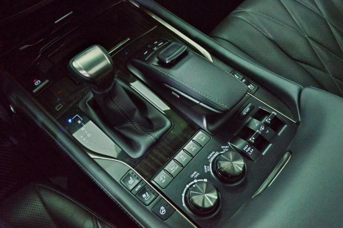 Lexus LX III Рестайлинг 2 с пробегом 2020 года, цена 12 200 000 рублей, 105500 км, внедорожник, Автокод Объявления