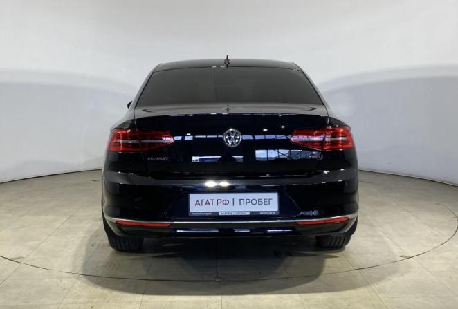 Volkswagen Passat B8 с пробегом 2017 года, цена 1 950 000 рублей, 130239 км, седан, Автокод Объявления
