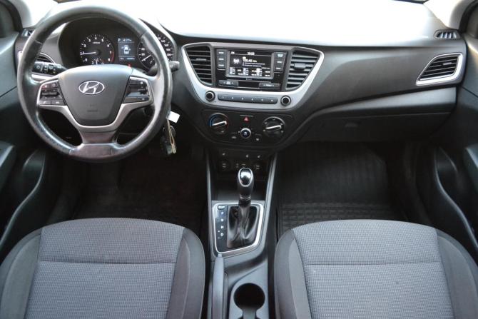 Hyundai Solaris II с пробегом 2017 года, цена 1 090 000 рублей, 145701 км, седан, Автокод Объявления