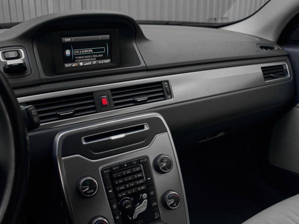 Volvo XC70 II с пробегом 2011 года, цена 1 950 000 рублей, 136538 км, универсал, Автокод Объявления