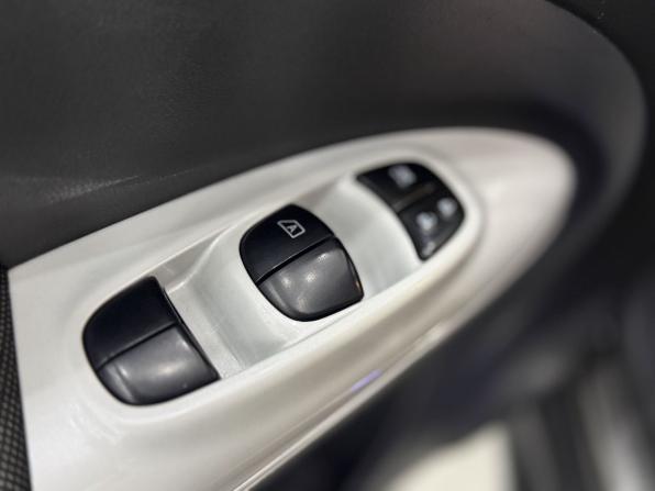 Nissan Juke I с пробегом 2012 года, цена 925 000 рублей, 153891 км, внедорожник, Автокод Объявления