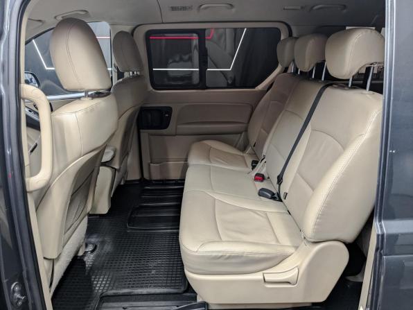 Hyundai H-1 II Рестайлинг 2 с пробегом 2019 года, цена 2 900 000 рублей, 149700 км, минивэн, Автокод Объявления