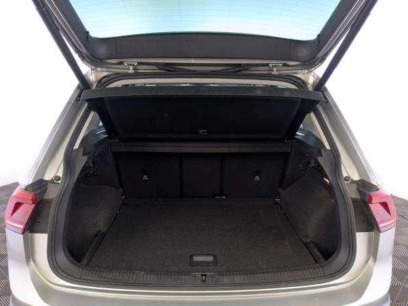 Volkswagen Tiguan II с пробегом 2019 года, цена 2 500 000 рублей, 39283 км, внедорожник, Автокод Объявления