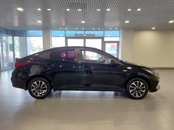 Hyundai Solaris II с пробегом 2017 года, цена 1 070 000 рублей, 190776 км, седан, Автокод Объявления