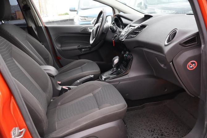 Ford Fiesta Mk6 Рестайлинг с пробегом 2015 года, цена 649 000 рублей, 189000 км, хэтчбек, Автокод Объявления