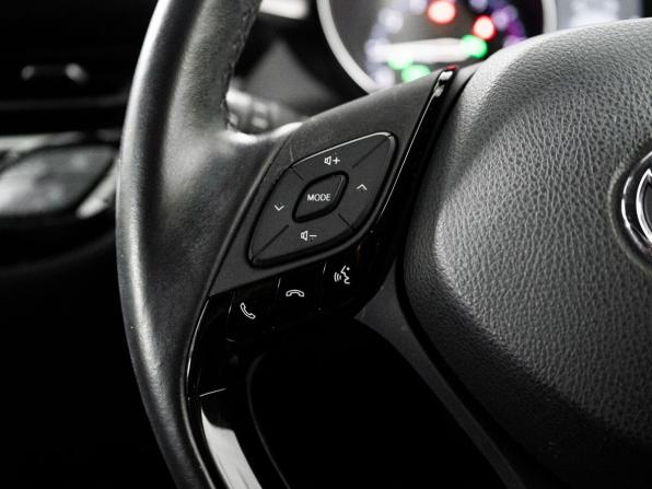 Toyota C-HR I с пробегом 2018 года, цена 1 850 000 рублей, 27773 км, внедорожник, Автокод Объявления