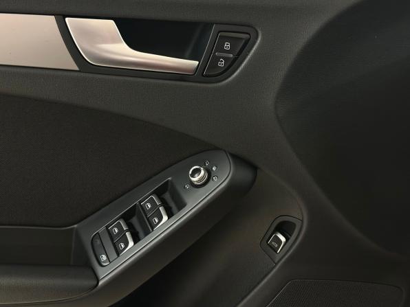 Audi A4 IV (B8) Рестайлинг с пробегом 2012 года, цена 1 210 000 рублей, 150791 км, седан, Автокод Объявления