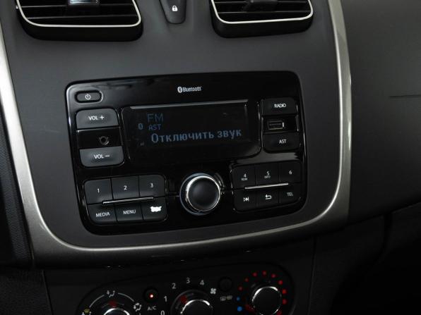 Renault Logan II Рестайлинг с пробегом 2022 года, цена 1 294 000 рублей, 62495 км, седан, Автокод Объявления
