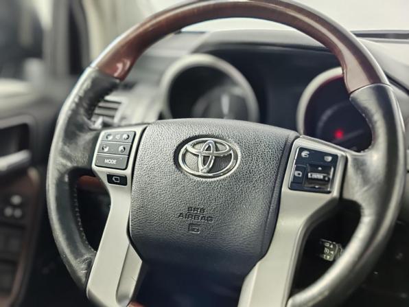 Toyota Land Cruiser Prado 150 Series Рестайлинг 1 с пробегом 2014 года, цена 4 299 000 рублей, 80698 км, внедорожник, Автокод Объявления