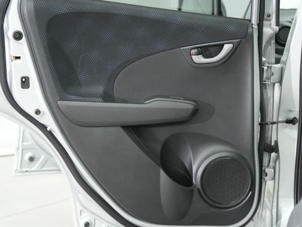 Honda Fit II с пробегом 2013 года, цена 1 040 000 рублей, 57000 км, хэтчбек, Автокод Объявления