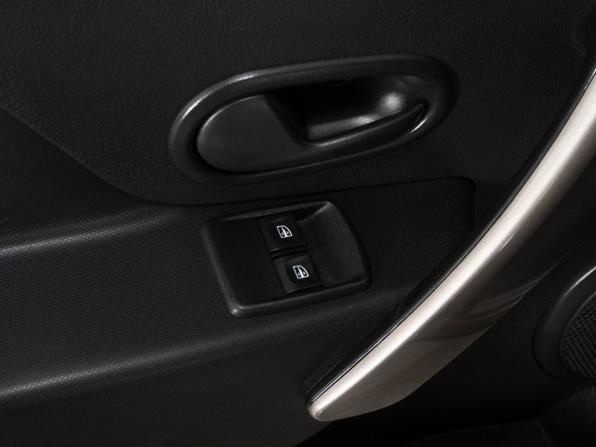 Renault Sandero II Рестайлинг с пробегом 2020 года, цена 1 366 000 рублей, 46031 км, хэтчбек, Автокод Объявления