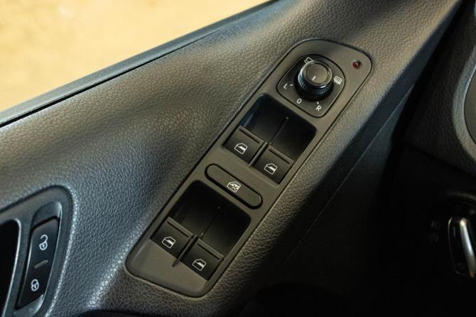 Volkswagen Tiguan I Рестайлинг с пробегом 2015 года, цена 1 689 000 рублей, 106722 км, внедорожник, Автокод Объявления