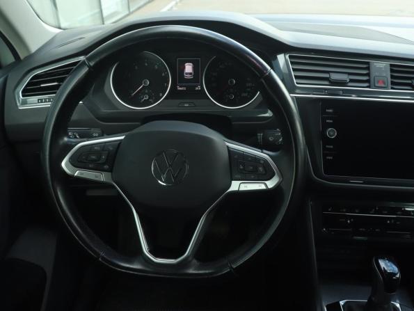 Volkswagen Tiguan II Рестайлинг с пробегом 2021 года, цена 2 572 000 рублей, 106855 км, внедорожник, Автокод Объявления