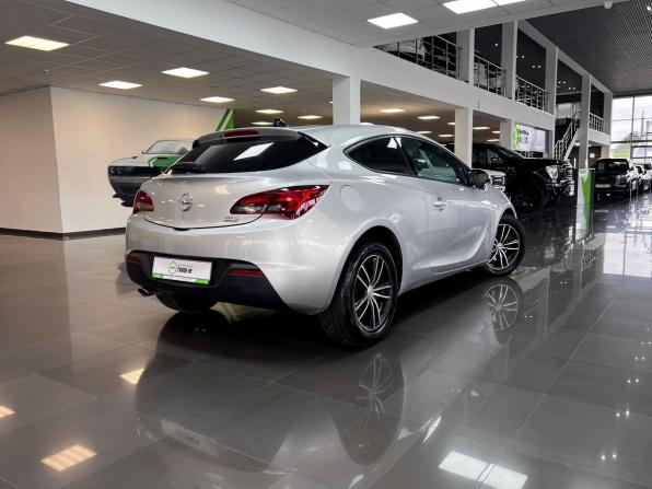Opel Astra J Рестайлинг с пробегом 2012 года, цена 995 000 рублей, 157745 км, хэтчбек, Автокод Объявления
