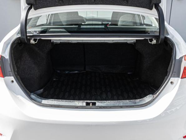Toyota Corolla XI (E160 E170 E180) с пробегом 2013 года, цена 1 070 000 рублей, 259064 км, седан, Автокод Объявления