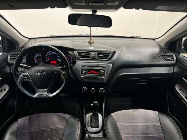Kia Rio III Рестайлинг с пробегом 2017 года, цена 999 000 рублей, 74000 км, седан, Автокод Объявления