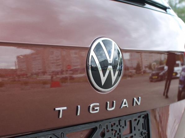 Volkswagen Tiguan II Рестайлинг с пробегом 2021 года, цена 3 029 000 рублей, 29356 км, внедорожник, Автокод Объявления