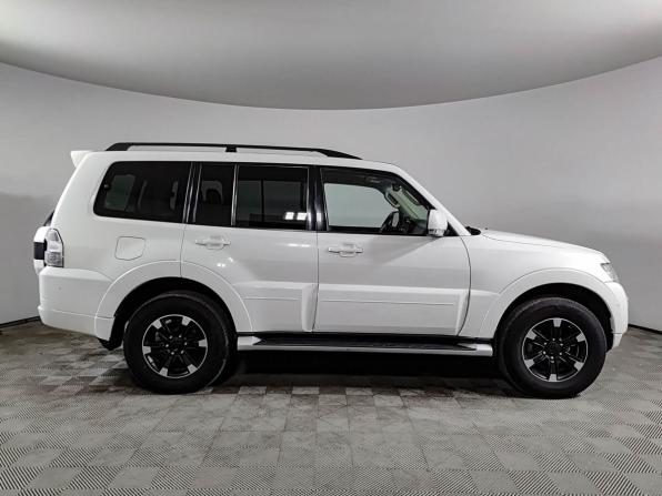 Mitsubishi Pajero IV Рестайлинг 2 с пробегом 2015 года, цена 2 570 000 рублей, 177500 км, внедорожник, Автокод Объявления