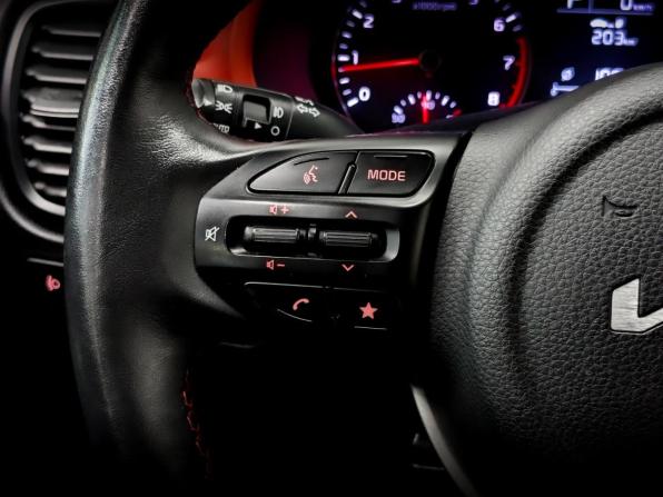 Kia Rio IV Рестайлинг с пробегом 2021 года, цена 1 785 000 рублей, 113102 км, хэтчбек, Автокод Объявления
