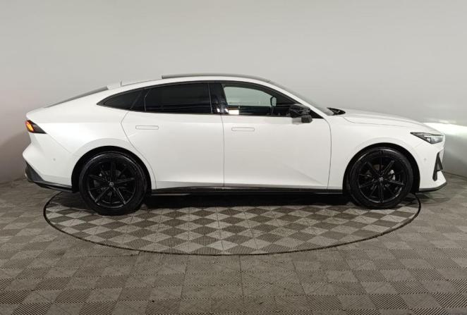 Changan UNI-V I с пробегом 2024 года, цена 2 250 000 рублей, 43050 км, лифтбек, Автокод Объявления