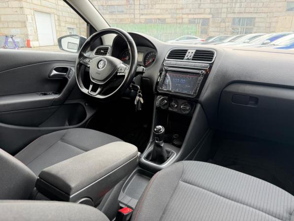 Volkswagen Polo V Рестайлинг с пробегом 2017 года, цена 1 085 300 рублей, 106616 км, седан, Автокод Объявления