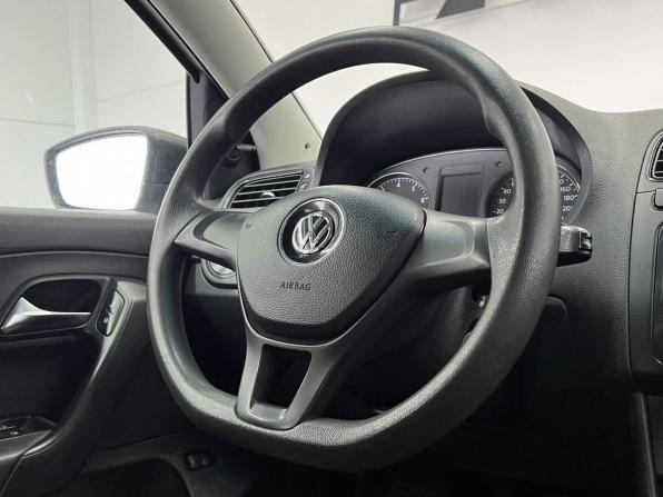 Volkswagen Polo V Рестайлинг с пробегом 2018 года, цена 899 000 рублей, 134786 км, седан, Автокод Объявления